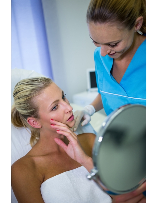 LAZERLE ÇATLAK TEDAVİSİ